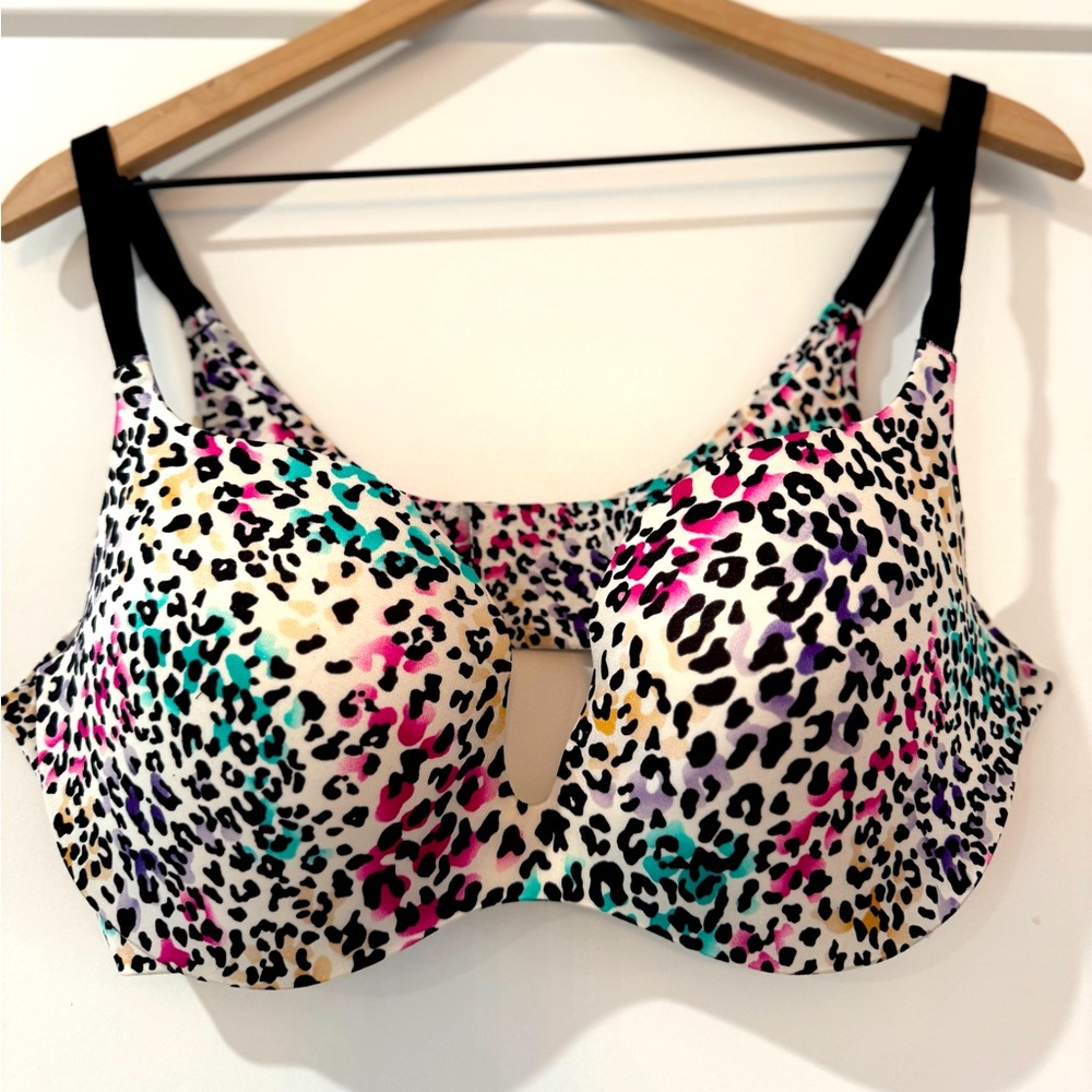 NWOT Victoria Secret smooth T-shirt bra